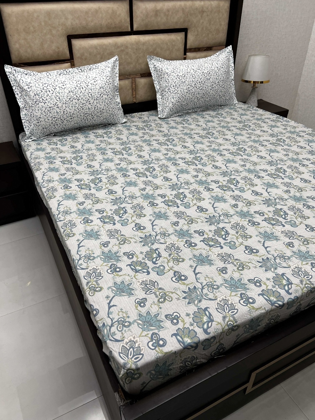 

Pure Decor Green Printed Pure Cotton 380TC Fitted Super King Bedsheet With 2 Pillow Covers