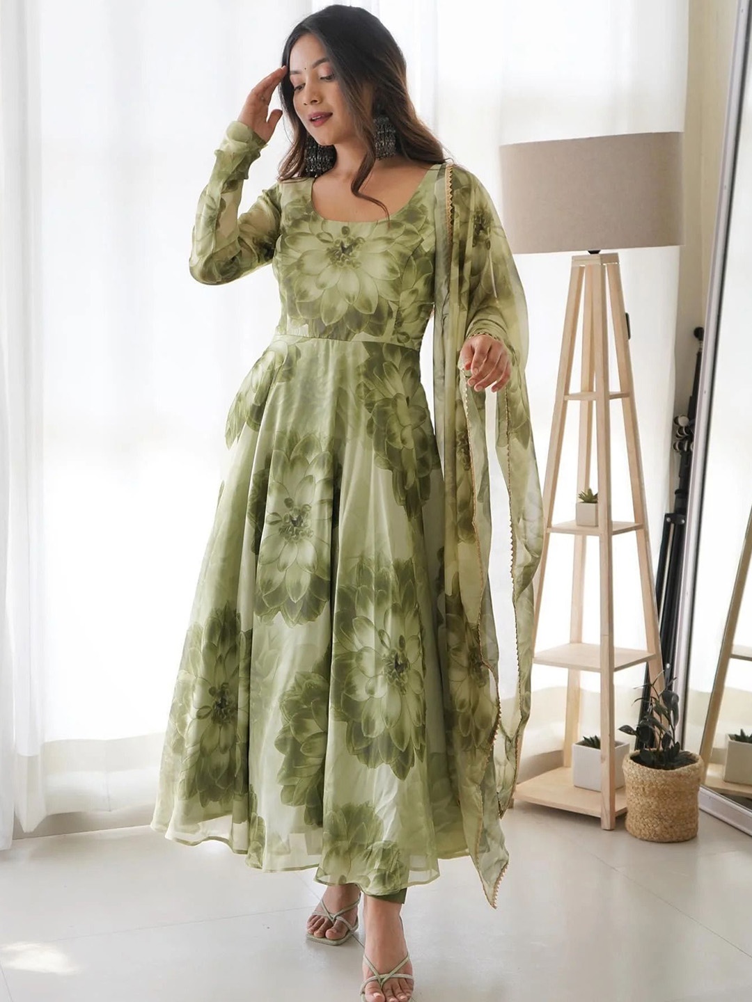 

Ethnic Yard Floral Printed Regular Gotta Patti Kurta With Trousers & Dupatta, Green