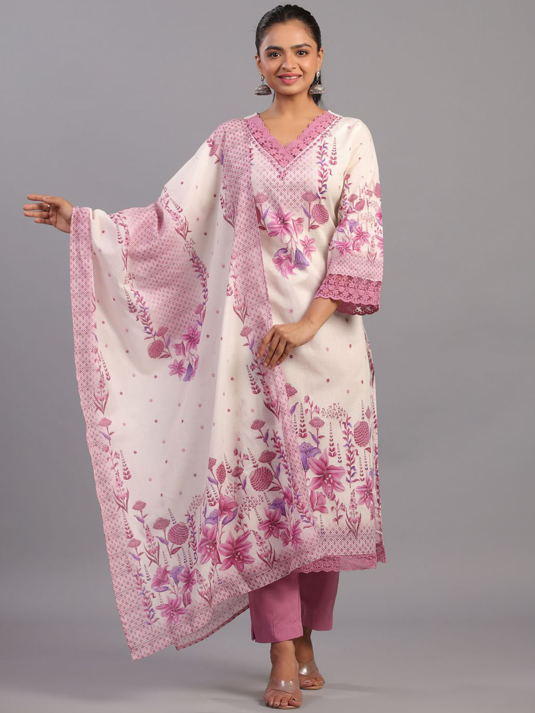 

Amchoor Floral Printed Regular Thread Work Kurta With Trousers & Dupatta, White