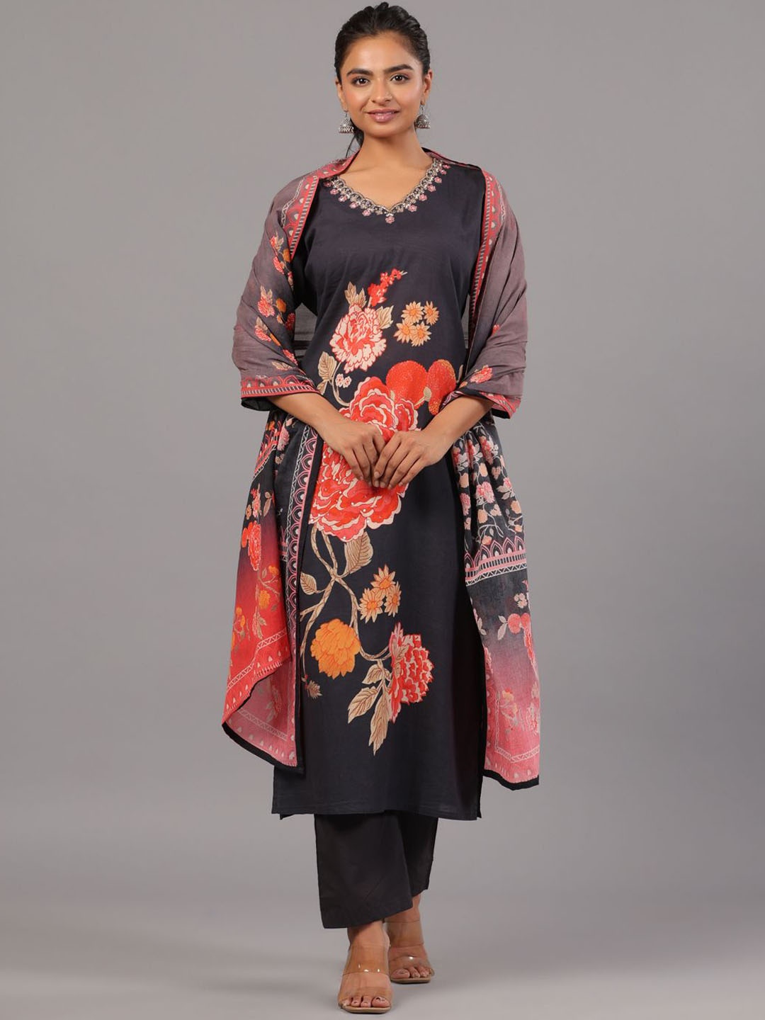 

Amchoor Floral Printed Regular Thread Work Kurta With Trousers & Dupatta, Navy blue