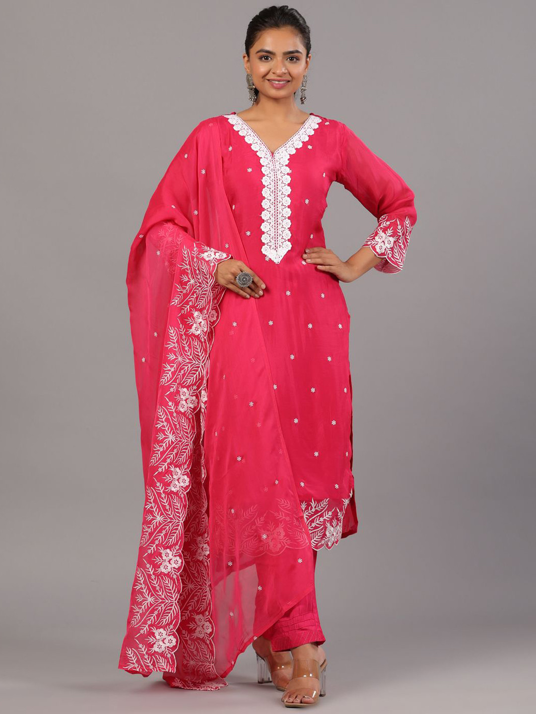 

Amchoor Floral Embroidered Regular Thread Work Kurta With Trousers & Dupatta, Magenta