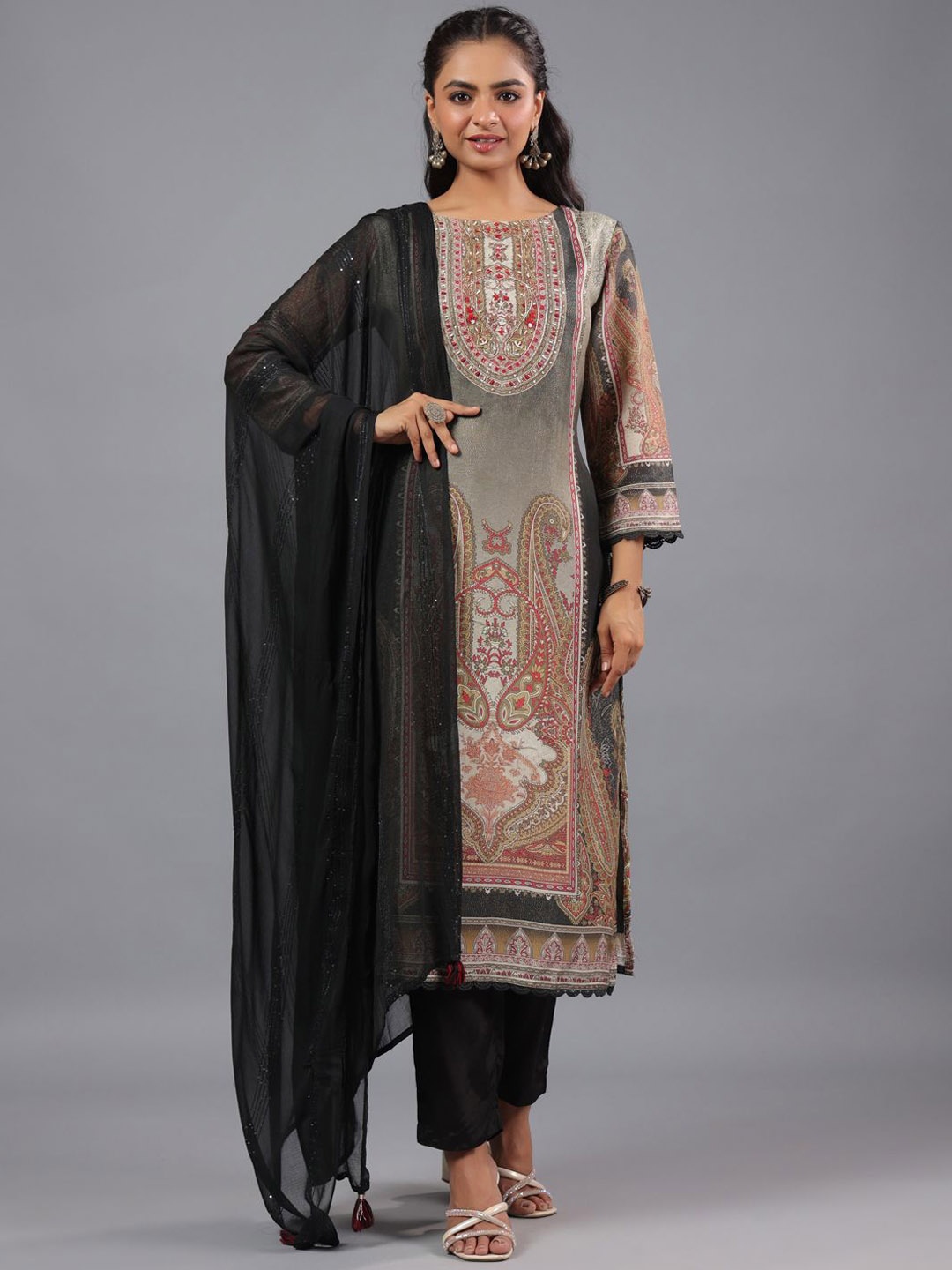 

Amchoor Paisley Printed Regular Thread Work Kurta With Trousers & Dupatta, Black