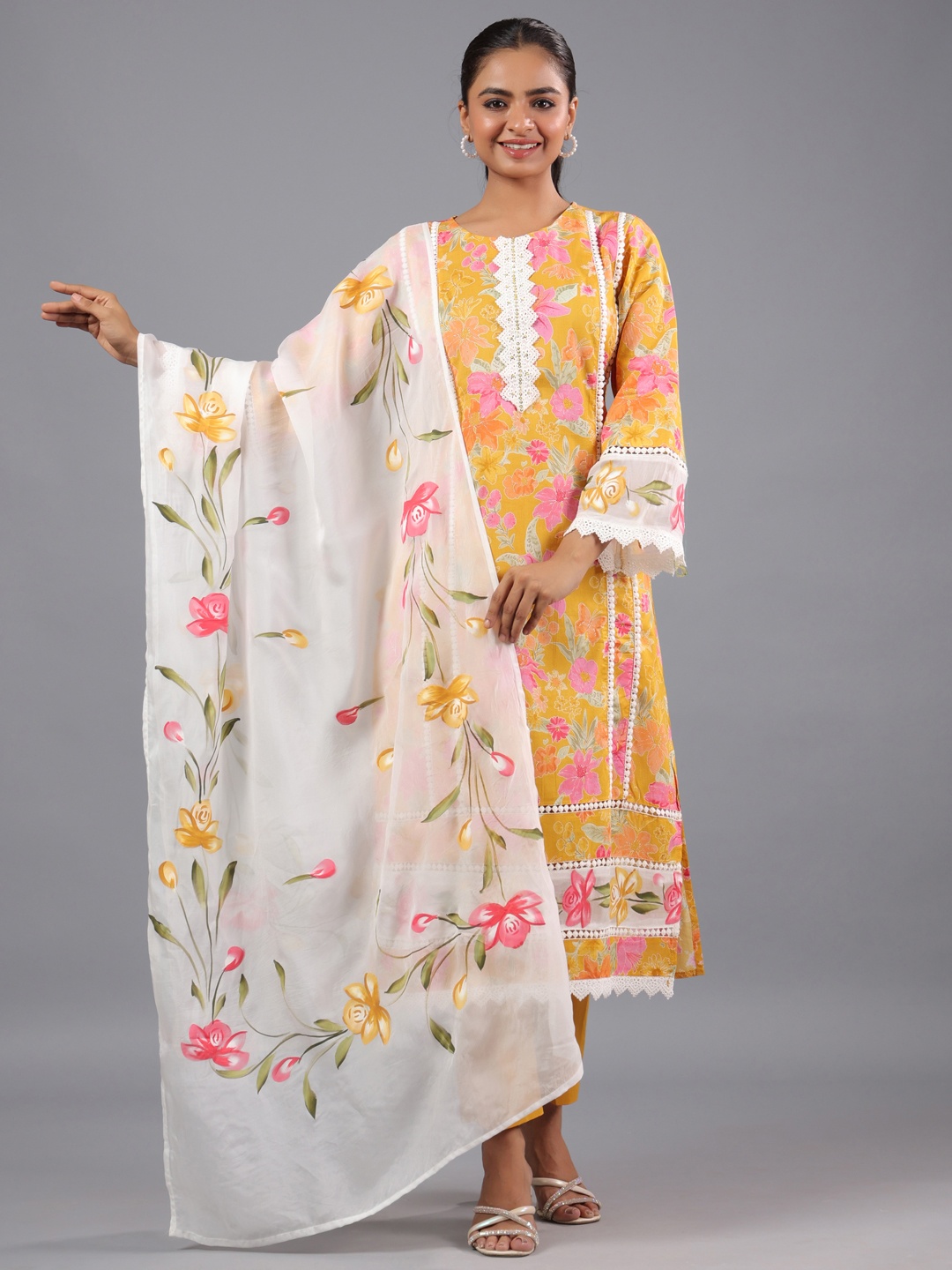 

Amchoor Floral Printed Regular Kurta With Trousers & Dupatta, Mustard