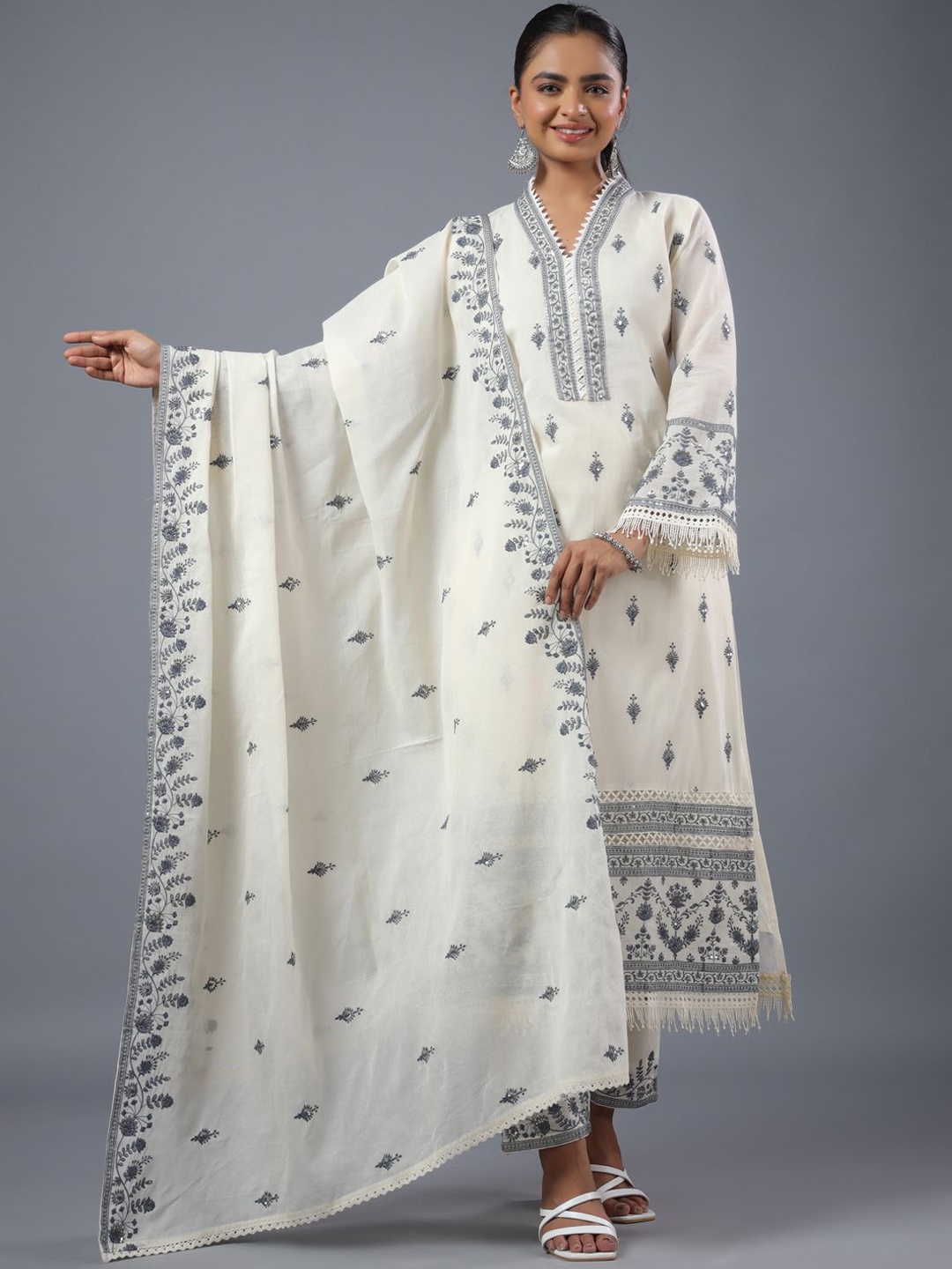 

Amchoor Floral Embroidered Sequinned Straight Kurta With Trousers & Dupatta, Cream