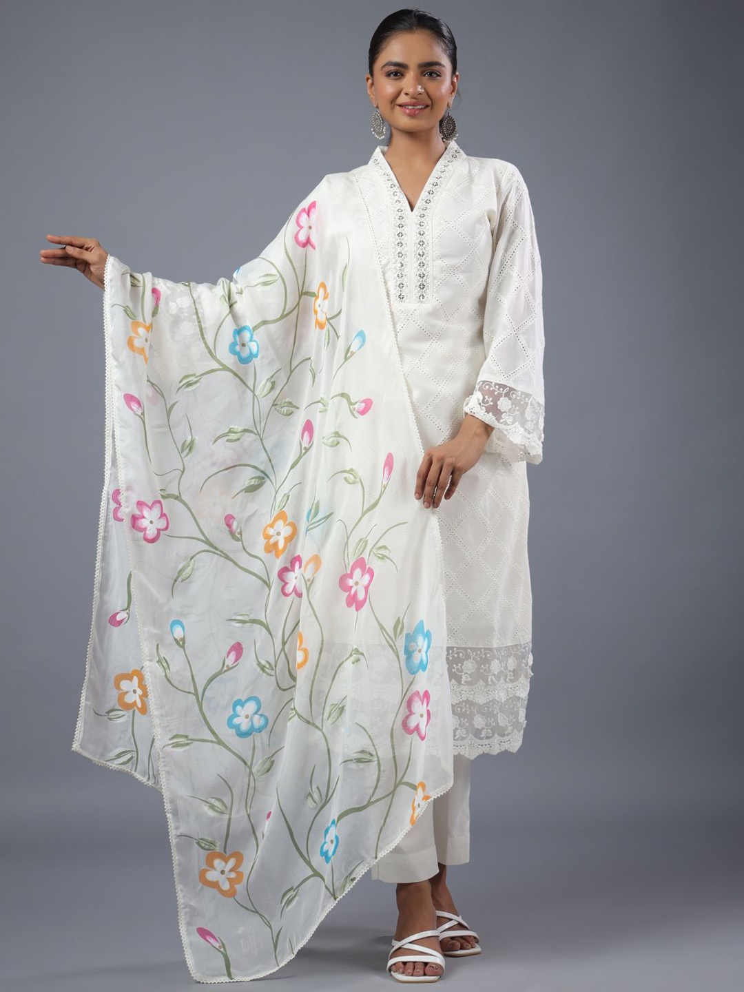 

Amchoor Floral Embroidered Sequinned Straight Kurta With Trousers & Dupatta, Cream