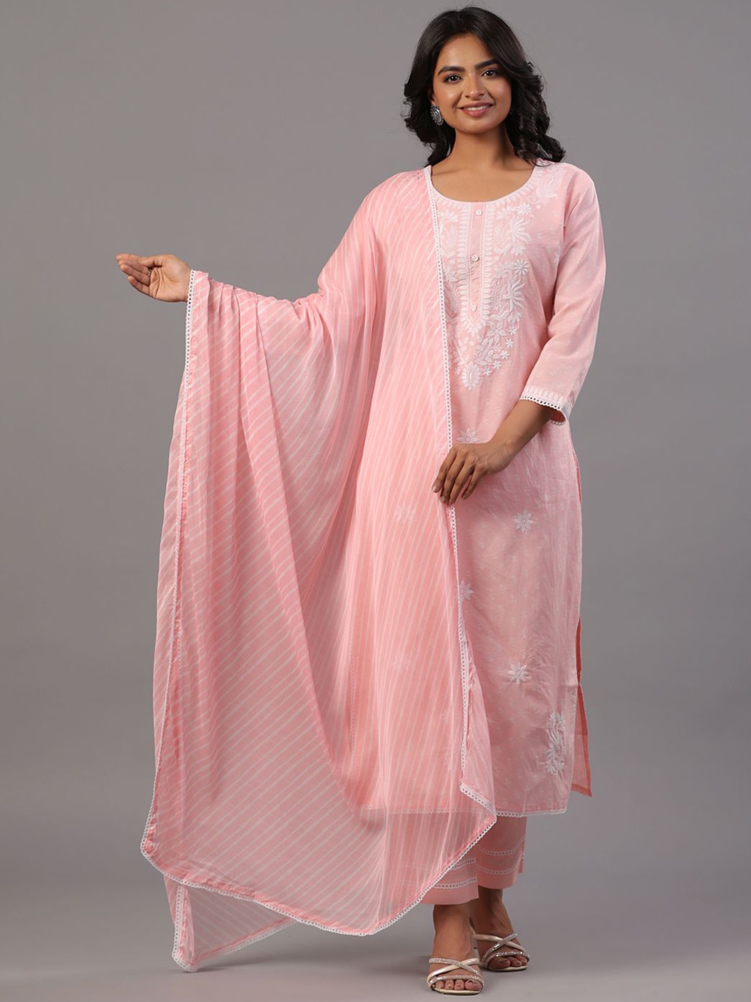 

Amchoor Floral Embroidered Regular Thread Work Kurta With Trousers & Dupatta, Pink
