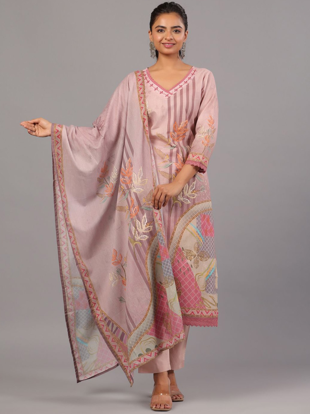 

Amchoor Floral Printed Regular Thread Work Kurta With Trousers & Dupatta, Mauve