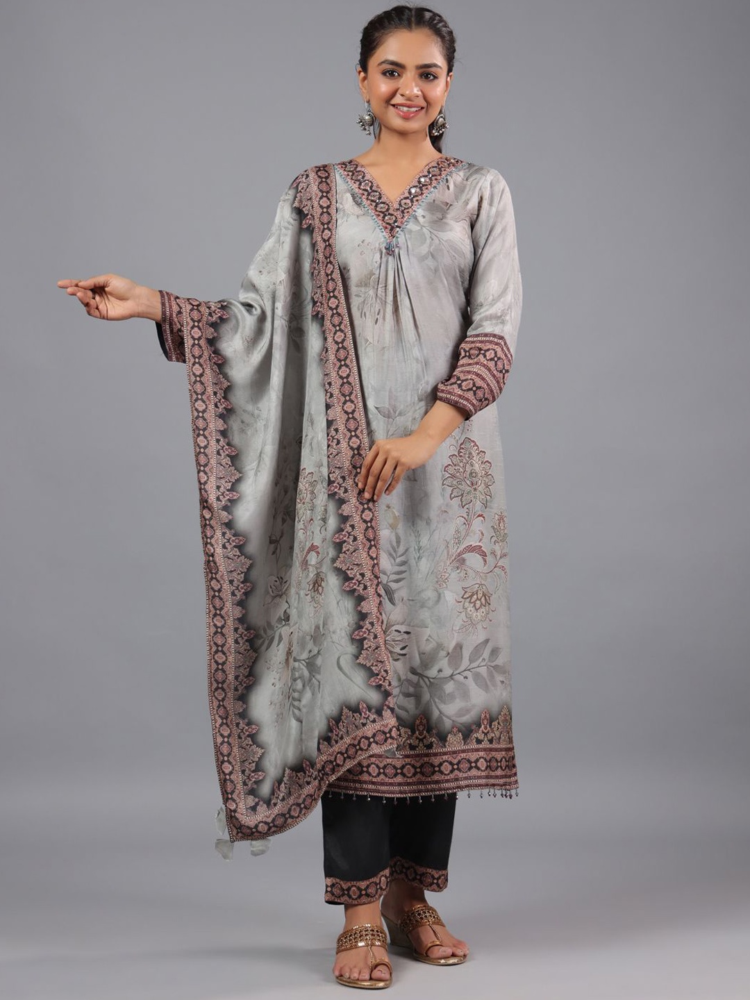 

Amchoor Floral Printed Regular Beads and Stones Kurta With Trousers & Dupatta, Grey