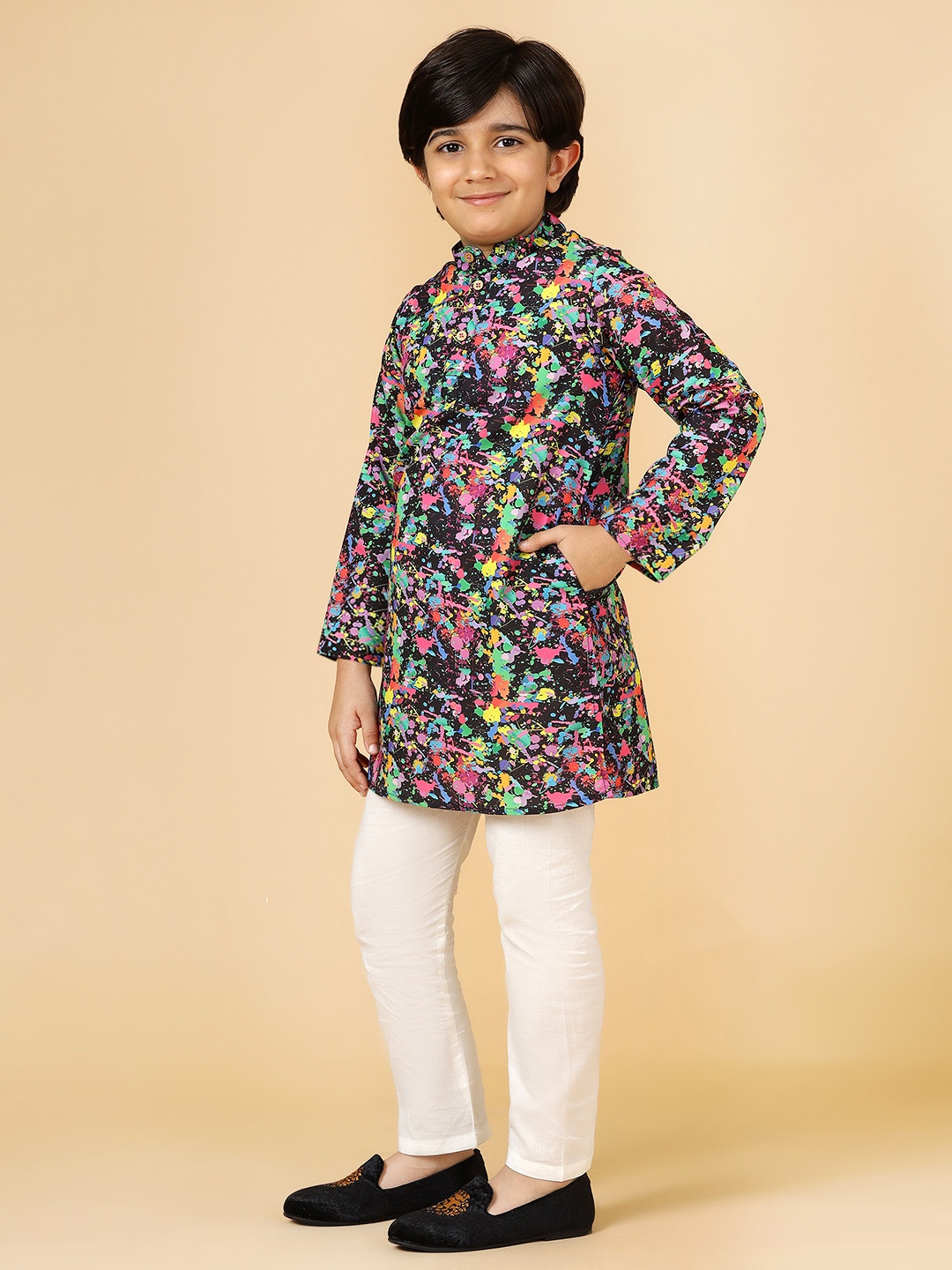 

A.T.U.N. Boys Abstract Printed Band Collar Straight Kurta With Pyjamas, Blue