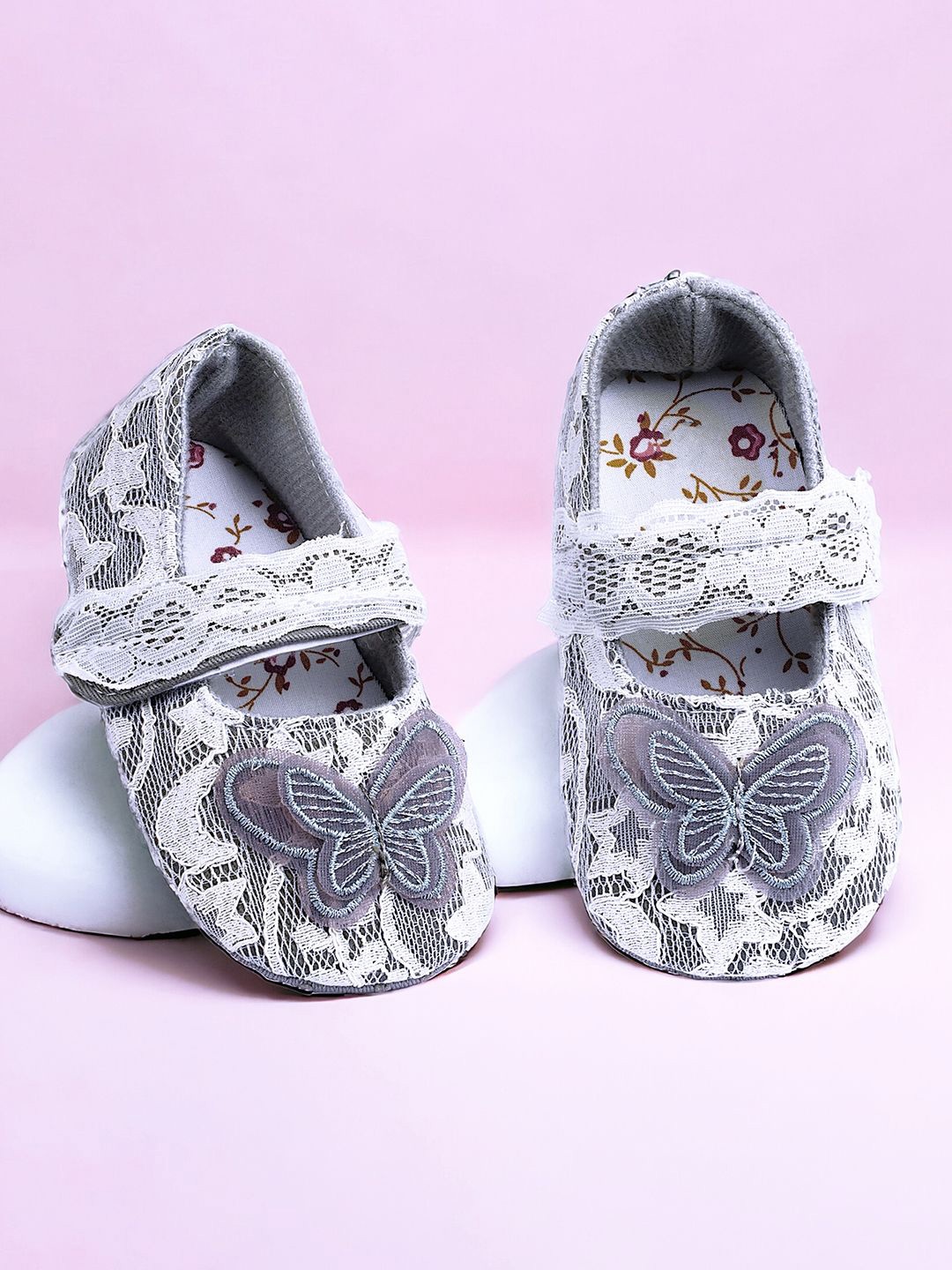 

Baby Moo Unisex Kids Cotton Booties, Silver