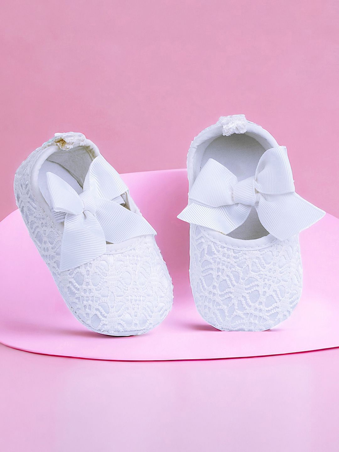 

Baby Moo Unisex Kids Cotton Booties, White
