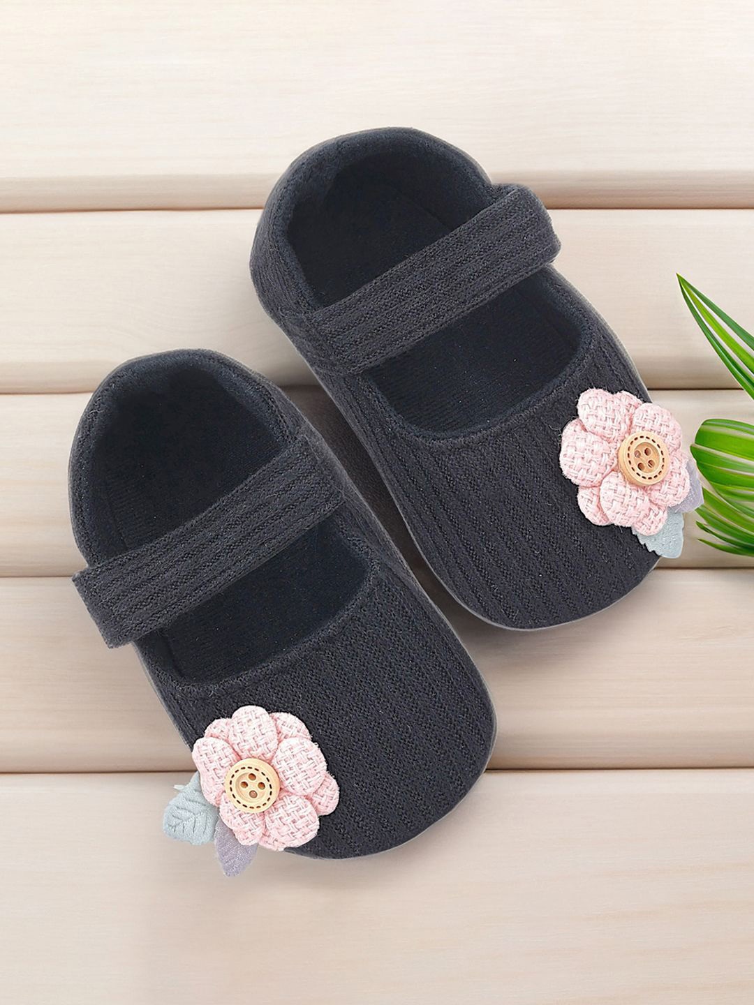 

Baby Moo Unisex Kids Cotton Booties, Black