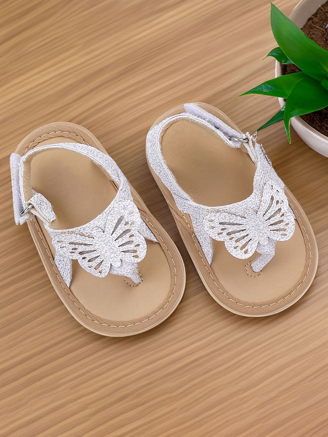 

Baby Moo Kids-Girls Classic Antiskid T-Strap Flats, White