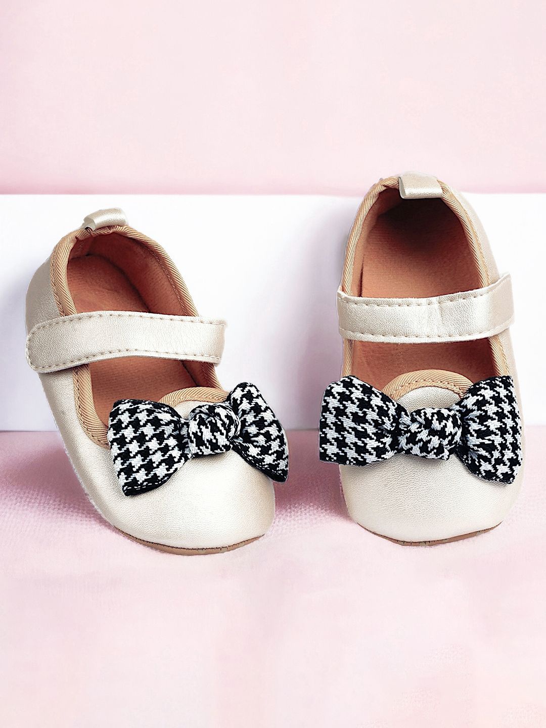 

Baby Moo Kids-Girls Bow Booties, Cream
