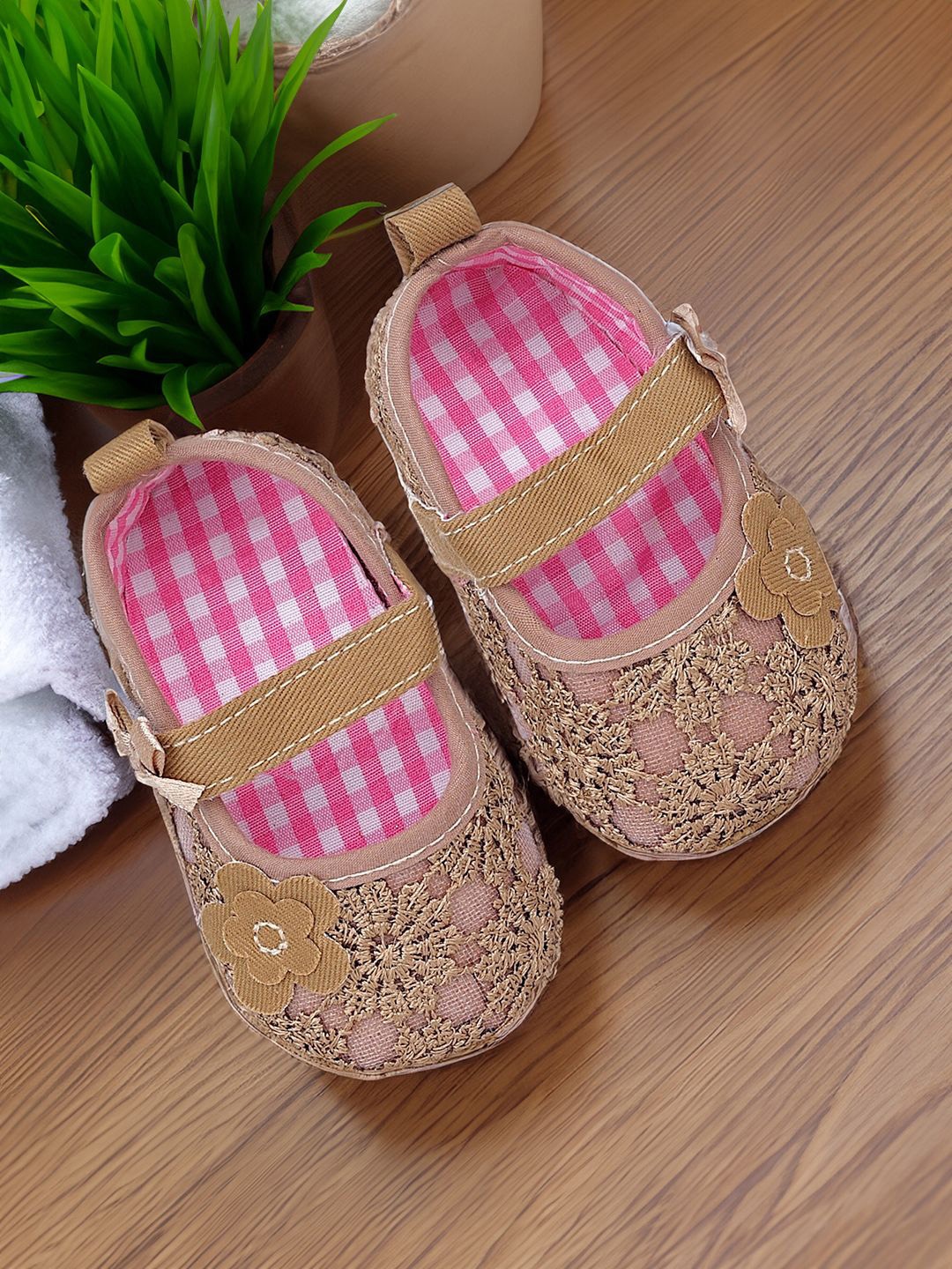 

Baby Moo Kids-Girls Cotton Booties, Gold
