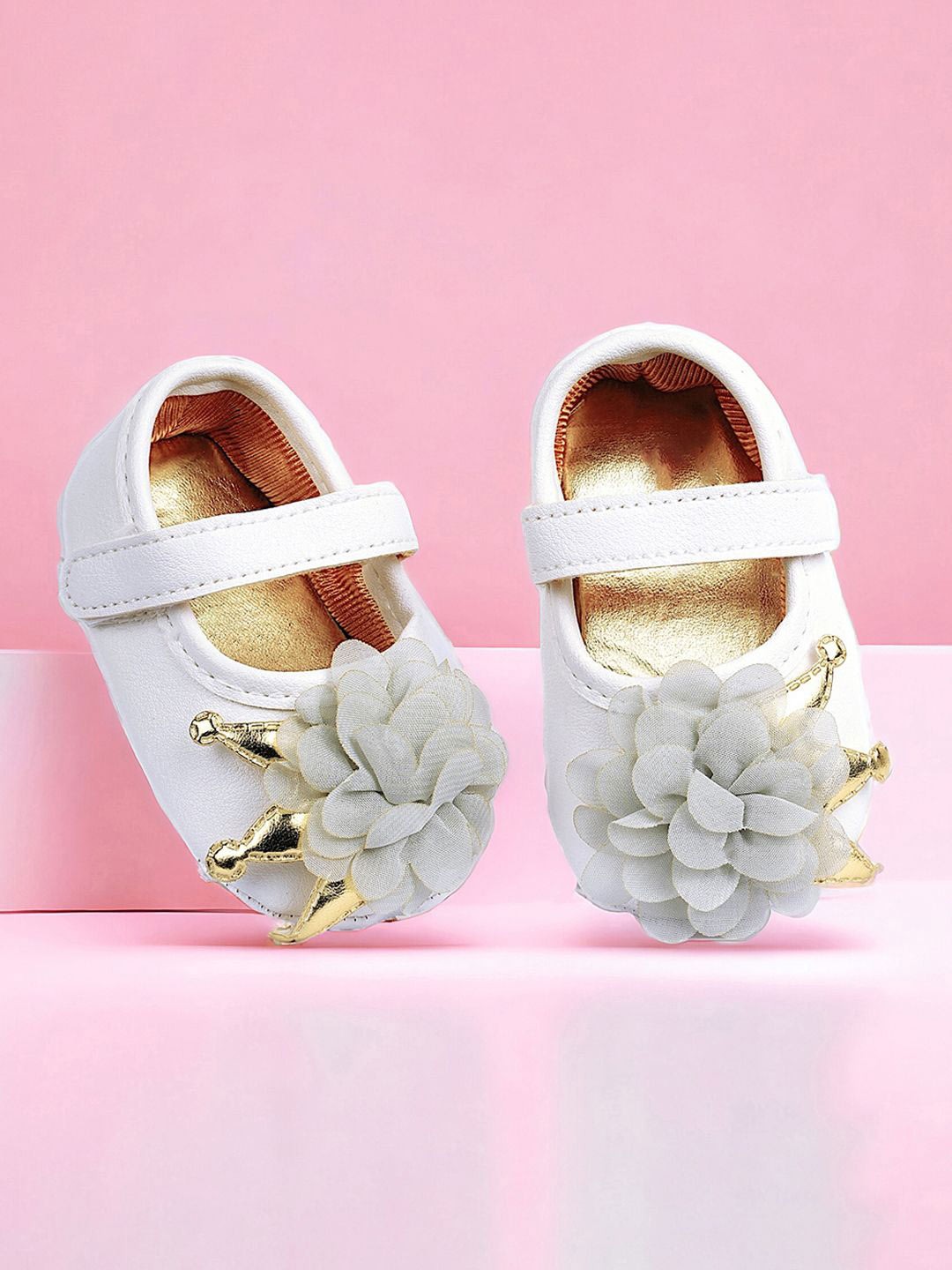 

Baby Moo Kids Girls Floral Applique Booties, White