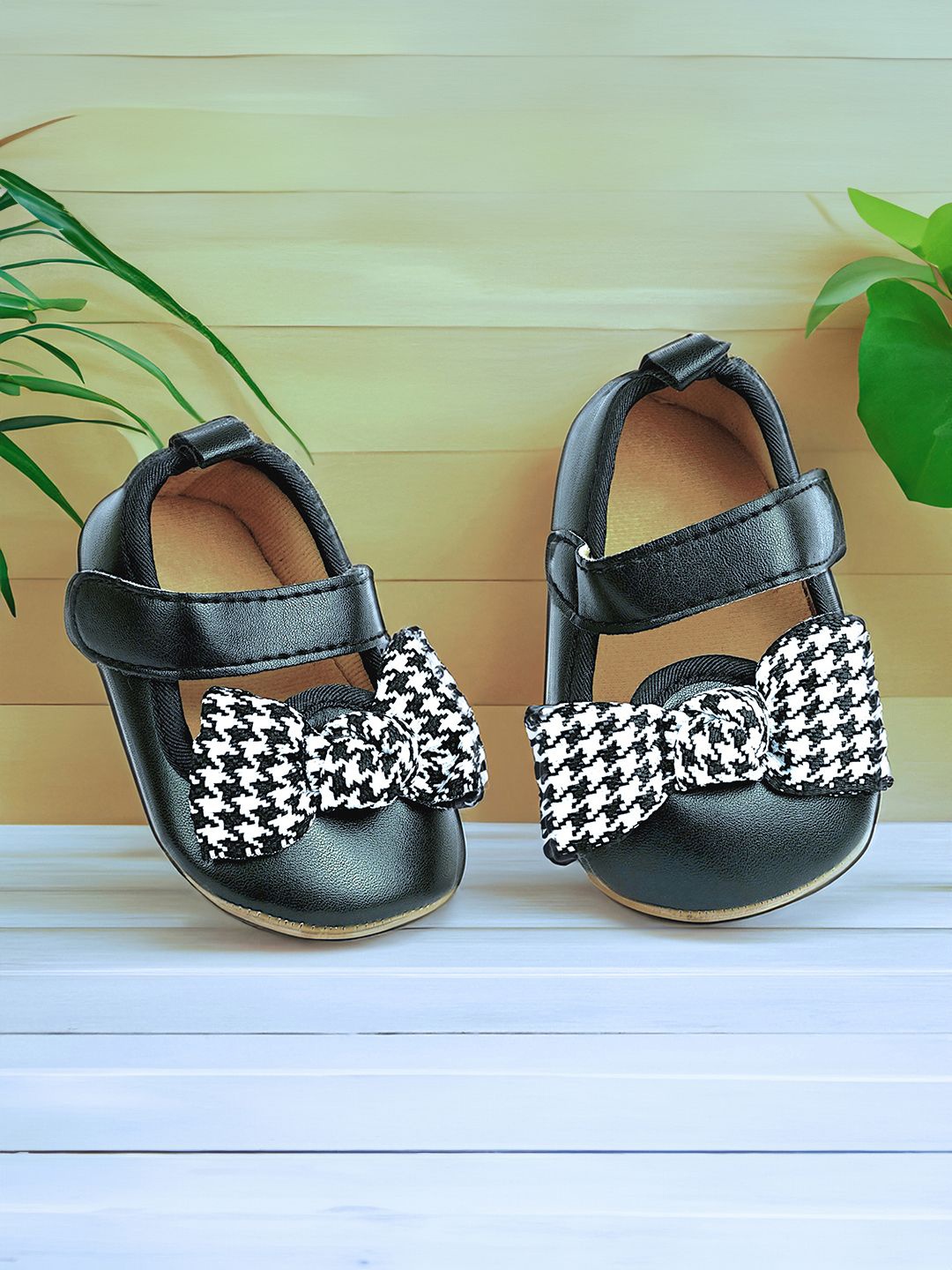 

Baby Moo Kids-Girls Bow Booties, Black