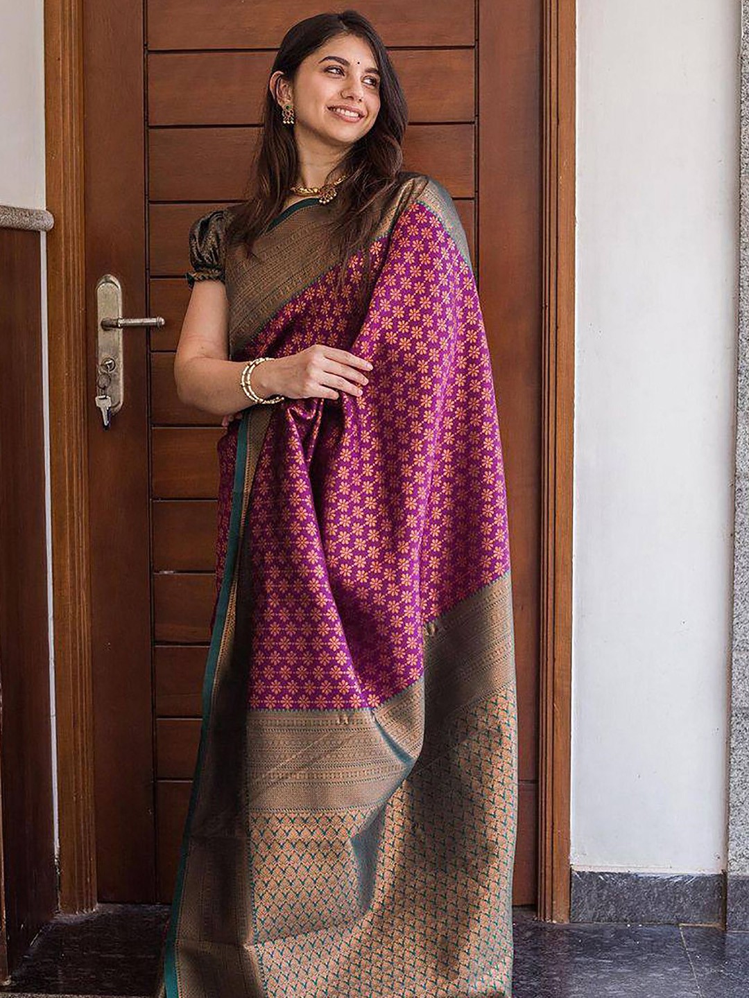 

KALINI Woven Design Banarasi Saree, Purple