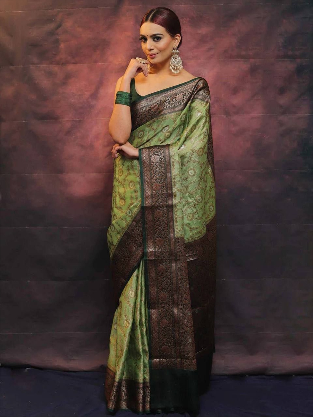 

KALINI Woven Design Zari Banarasi Saree, Green