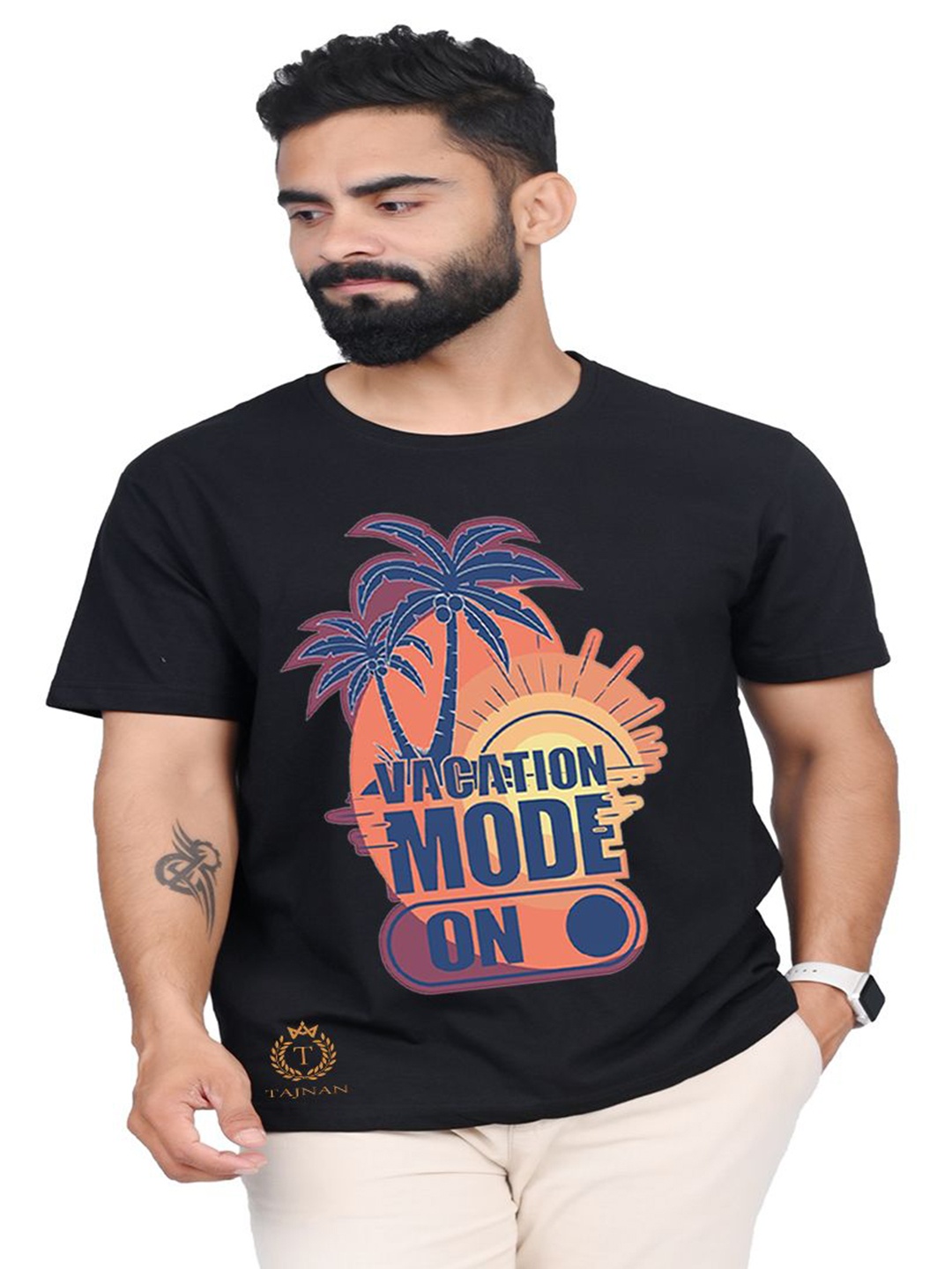 

TAJNAN Men Printed Applique T-shirt, Black