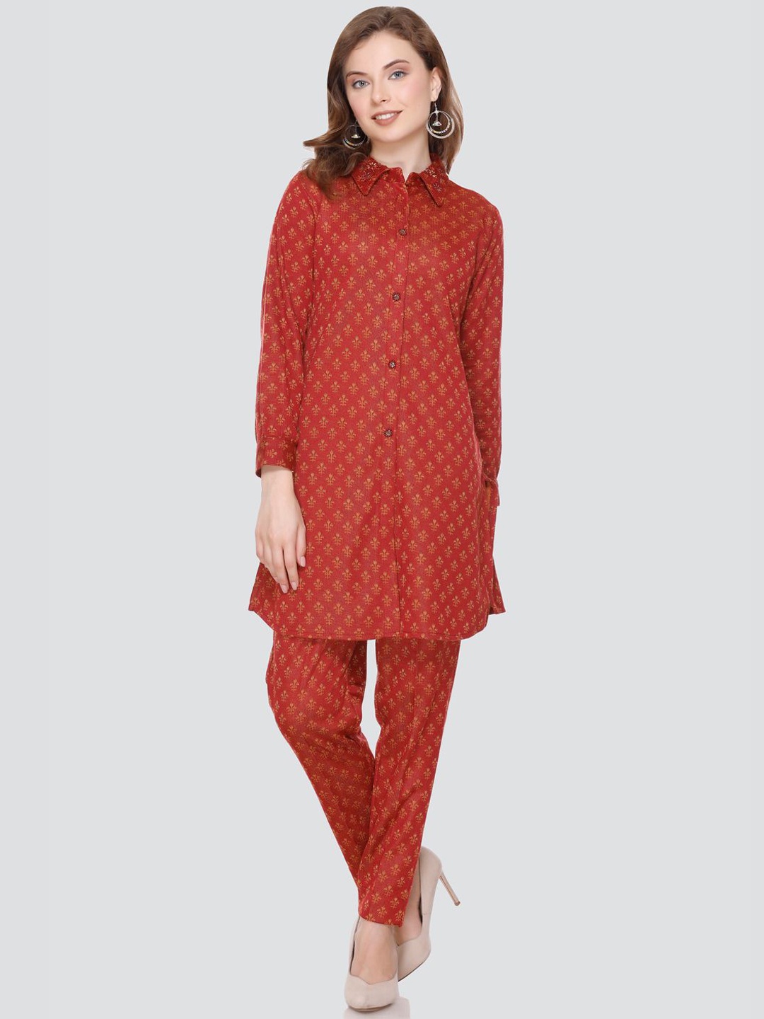 

Elthia Printed Acrylic Shirt & Trouser, Maroon