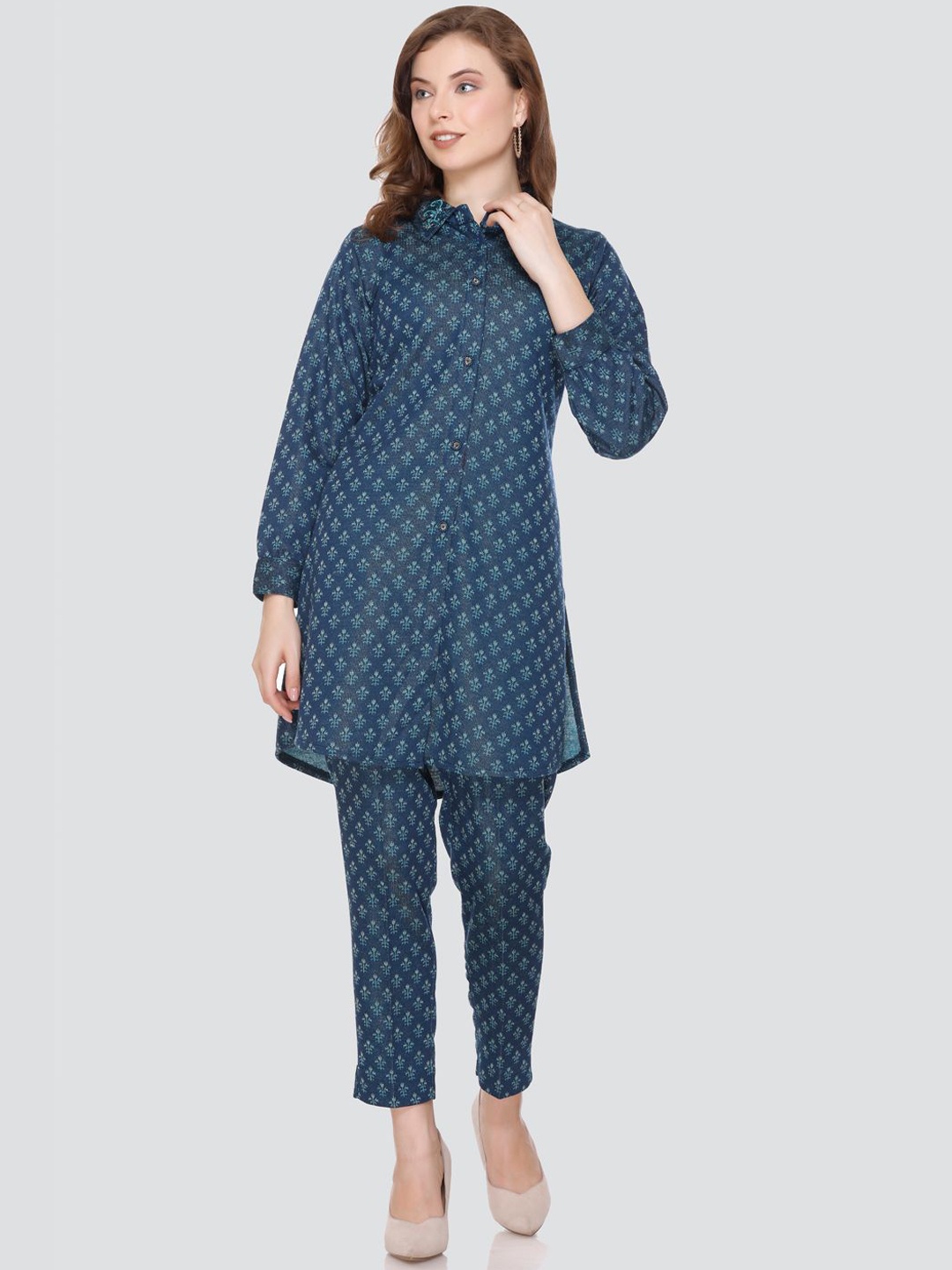 

Elthia Printed Acrylic Shirt & Trouser, Blue