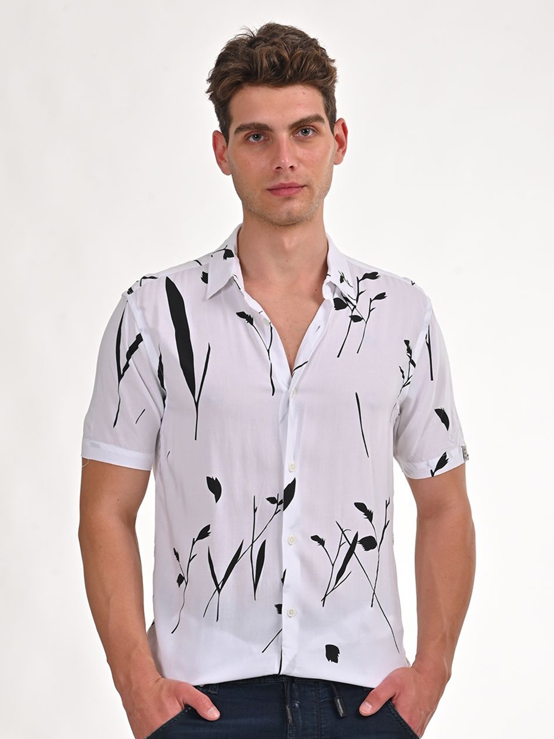 

POE Men Smart Slim Fit Abstract Printed Casual Shirt, White