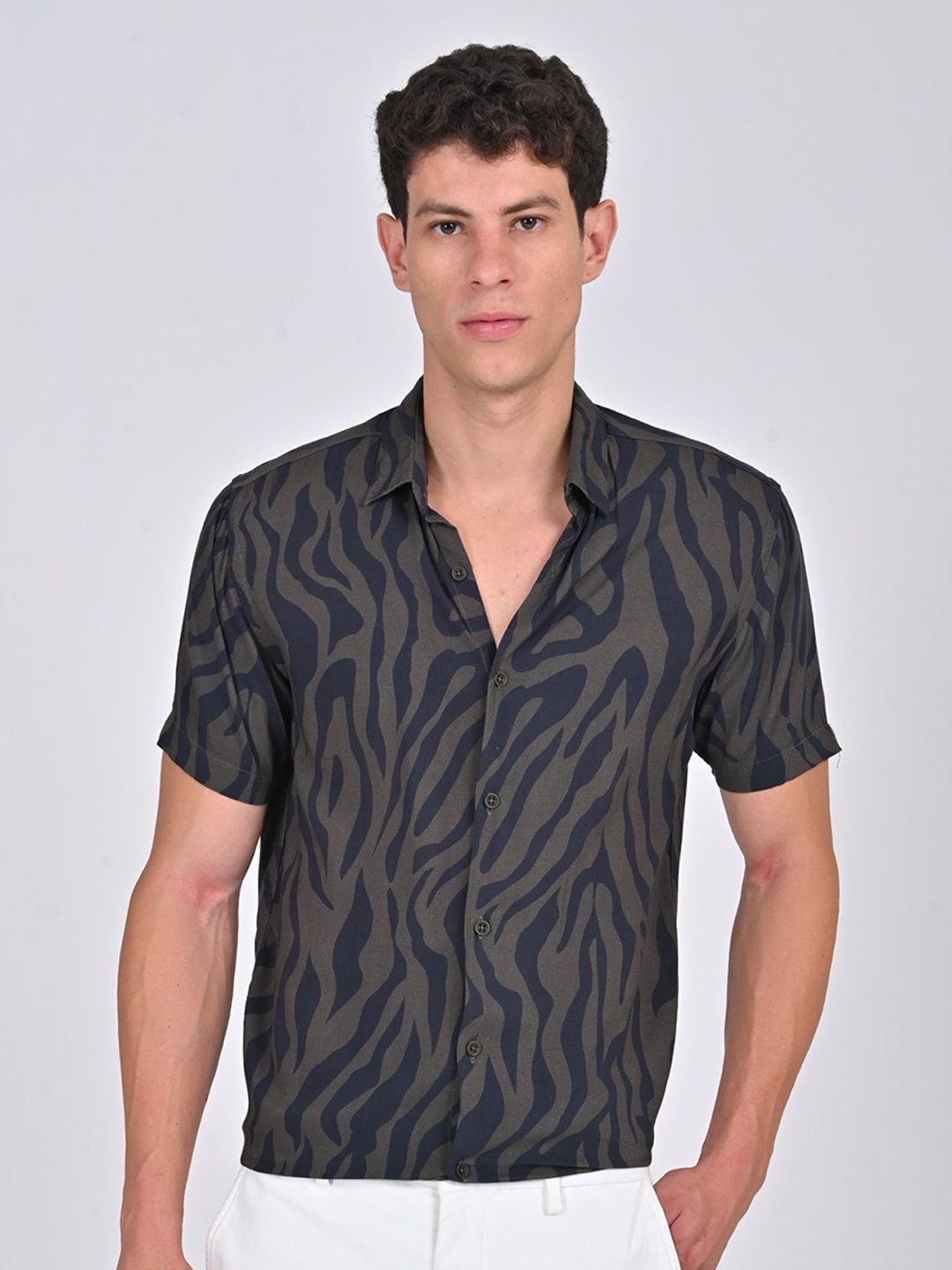 

POE Men Smart Slim Fit Abstract Printed Casual Shirt, Olive