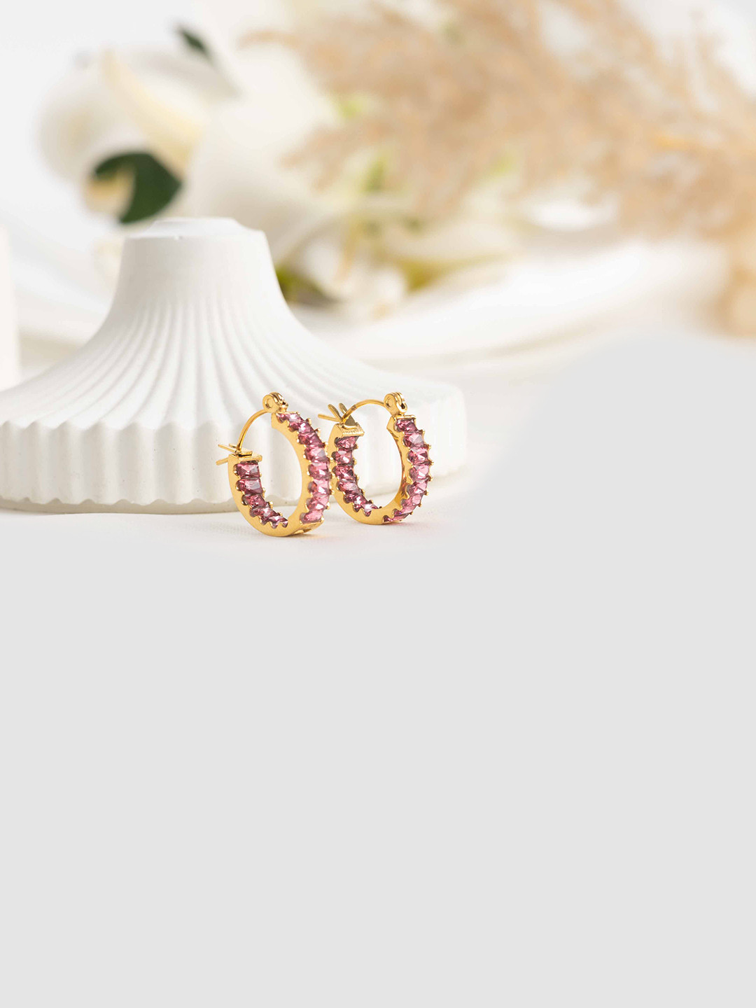 

Perfectly Average 18k Gold-Plated Hoop Earrings