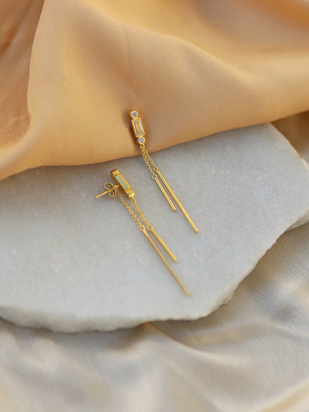 

Perfectly Average Women 18K Gold Plated Needle Earrings