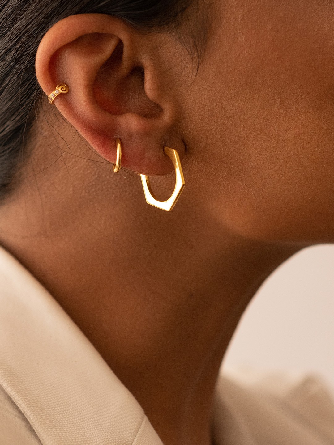 

Perfectly Average 18k Gold Plated U-Shaped Studded Hoops Gold