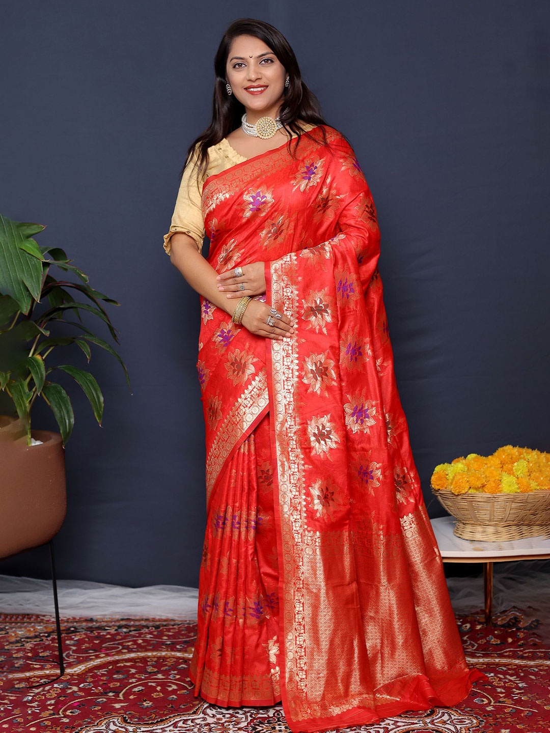 

Royal Rajgharana Saree Woven Design Zari Pure Silk Banarasi Sarees, Red