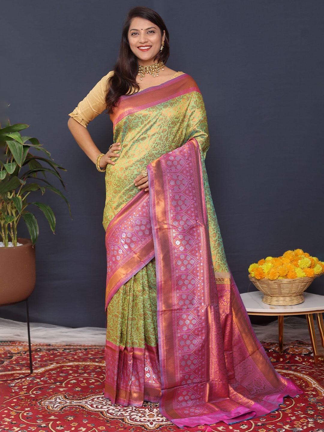 

Royal Rajgharana Saree Woven Design Zari Pure Silk Banarasi Sarees, Pink