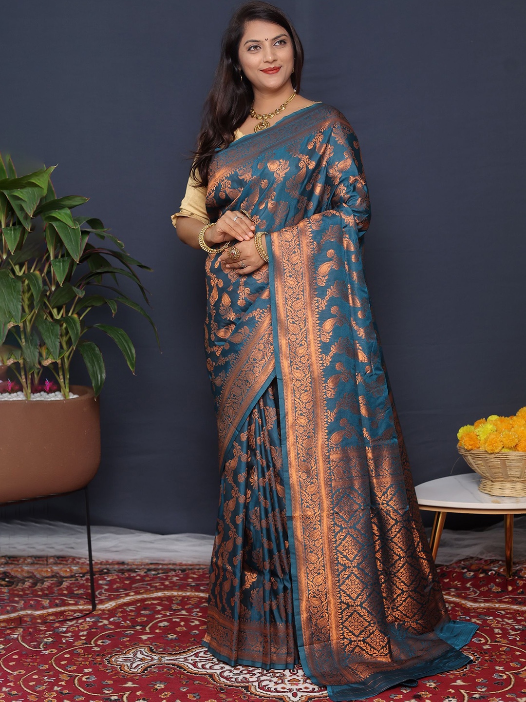 

Royal Rajgharana Saree Woven Design Zari Pure Silk Banarasi Sarees, Teal