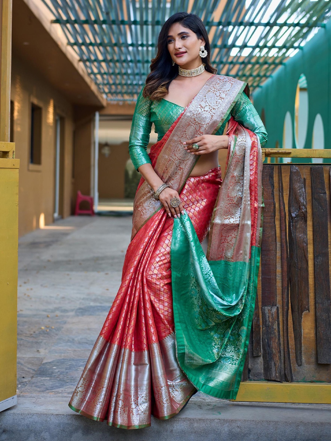 

Mitera Ethnic Motifs Zari Banarasi Saree, Red