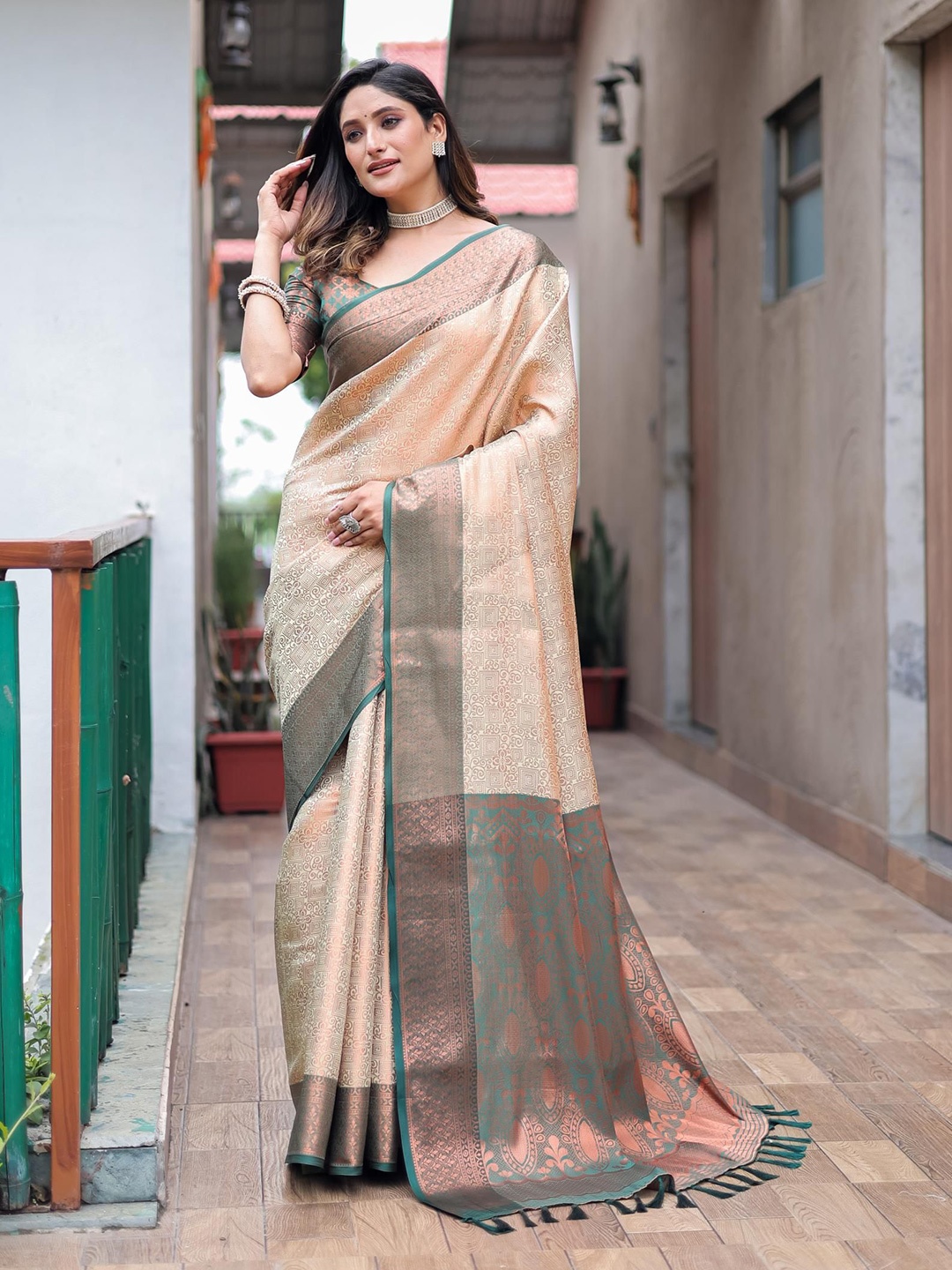 

Mitera Ethnic Motifs Zari Kanjeevaram Saree, Beige