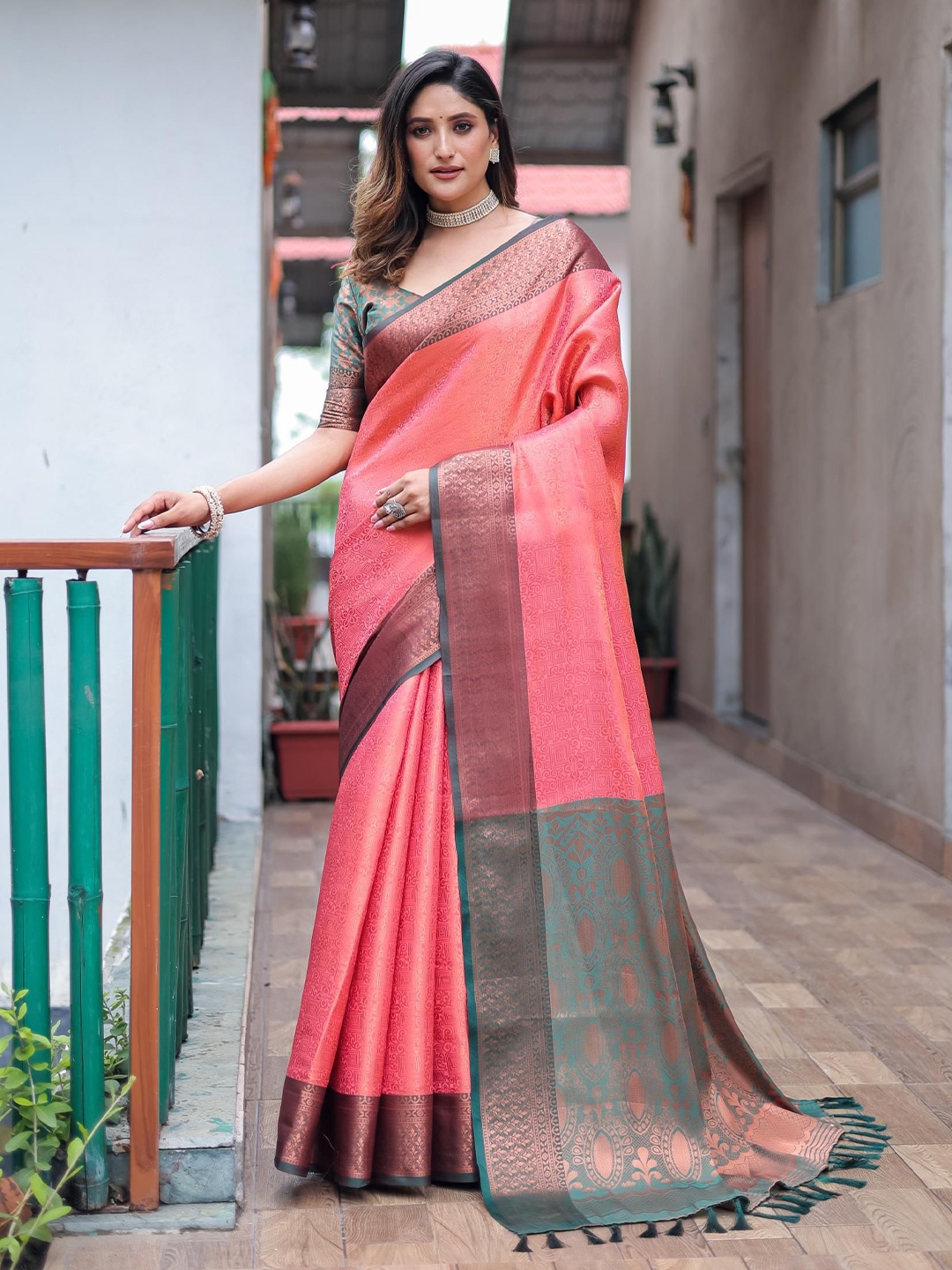 

Mitera Woven Design Zari Kanjeevaram Saree, Red