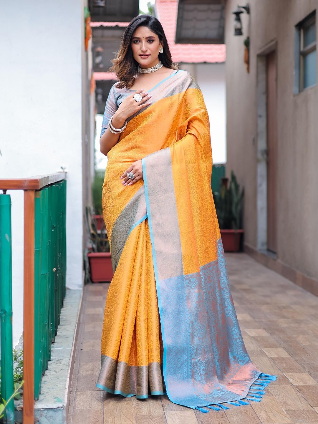 

Mitera Woven Design Zari Kanjeevaram Saree, Mustard