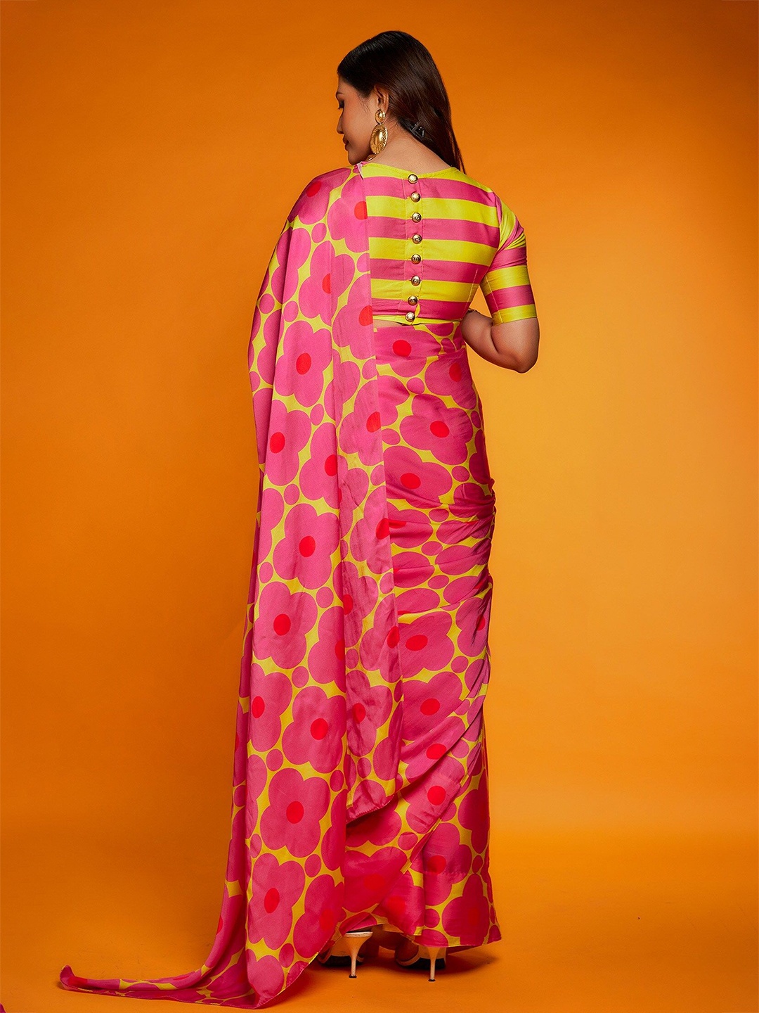 

Mitera Geometric Satin Saree, Pink