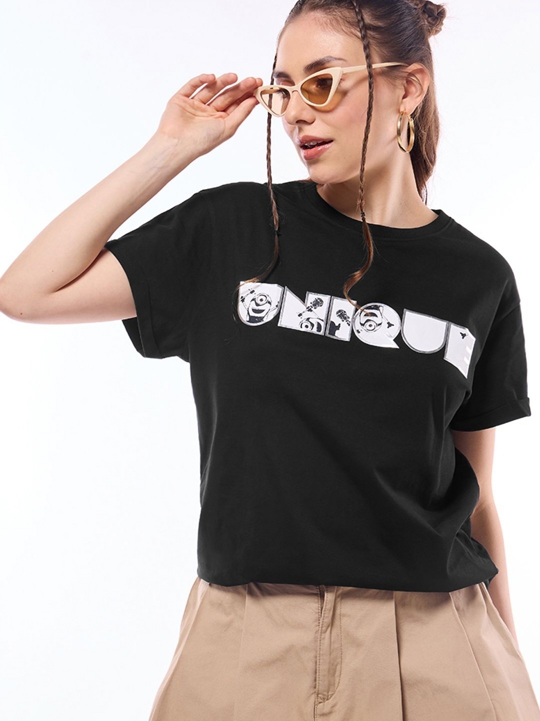 

Bewakoof Women Unique Minion Graphic Printed Boyfriend T Shirt, Black