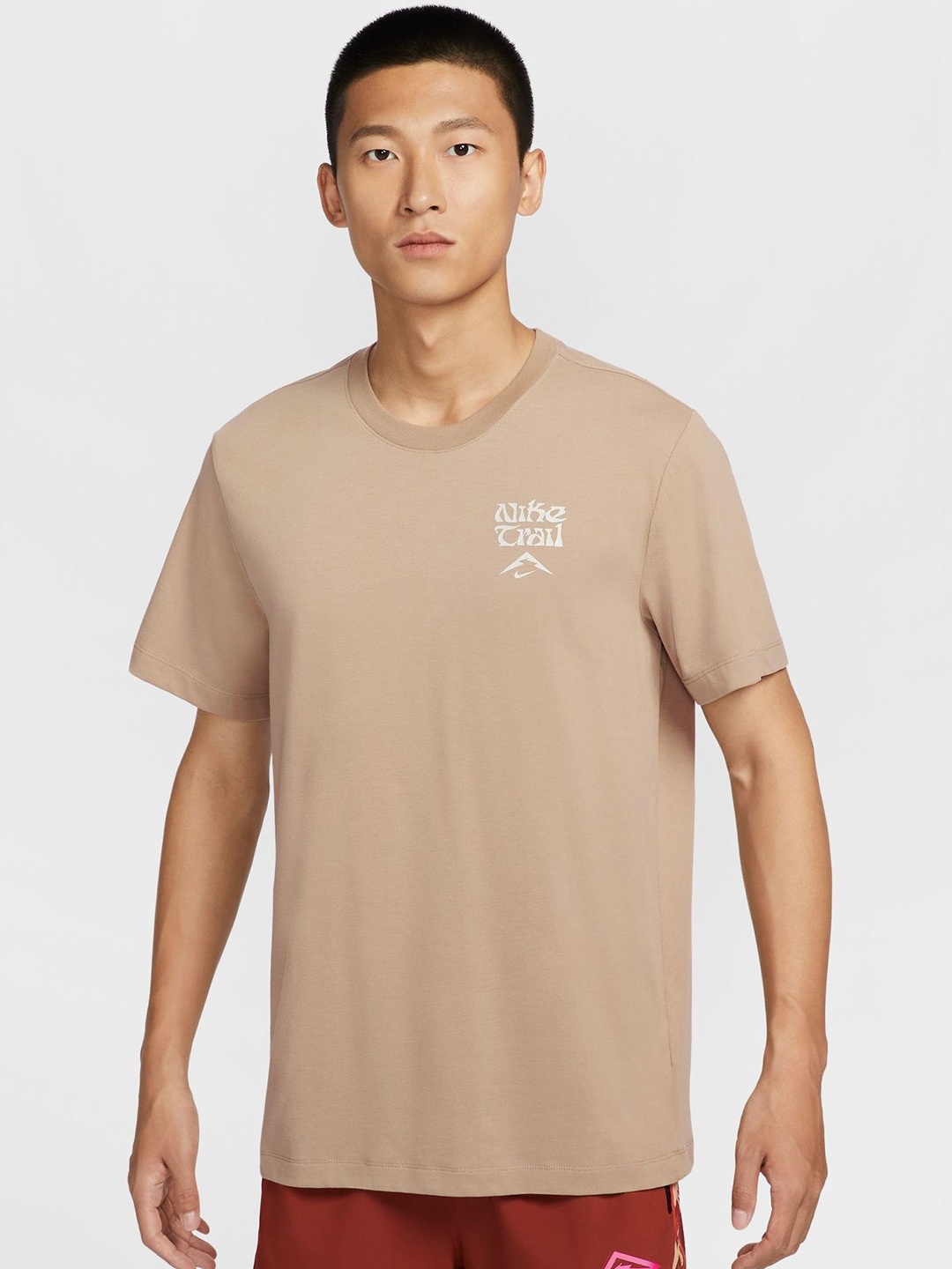 

Nike AS M NK DF TEE UTMB ENERGY Printed Back T-shirt, Khaki