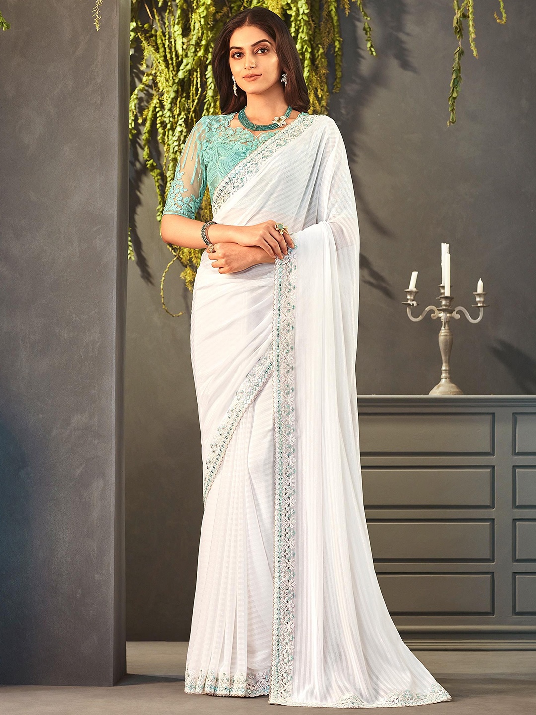 

ALAGINI Sequinned Pure Chiffon Kasavu Saree, White