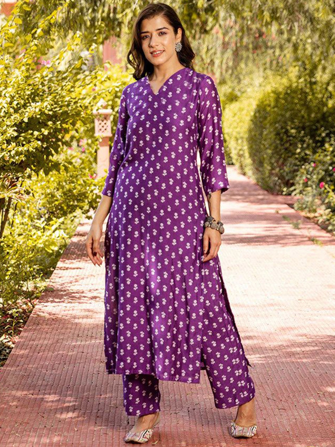 

KALINI Floral Printed V-Neck Straight Kurta with Trousers, Purple