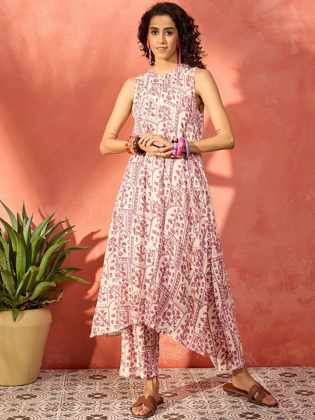 

InWeave Floral Printed A-Line Kurta with Trousers, Pink