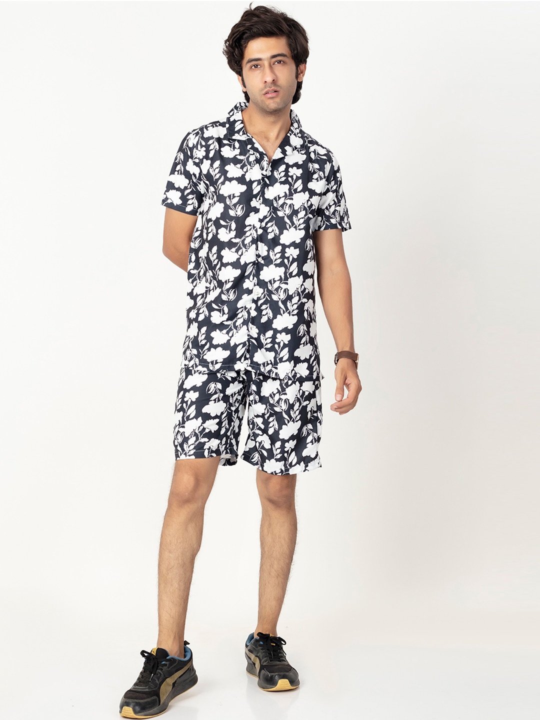 

Gavin Paris Printed Shirt & Shorts Co-Ords, Black