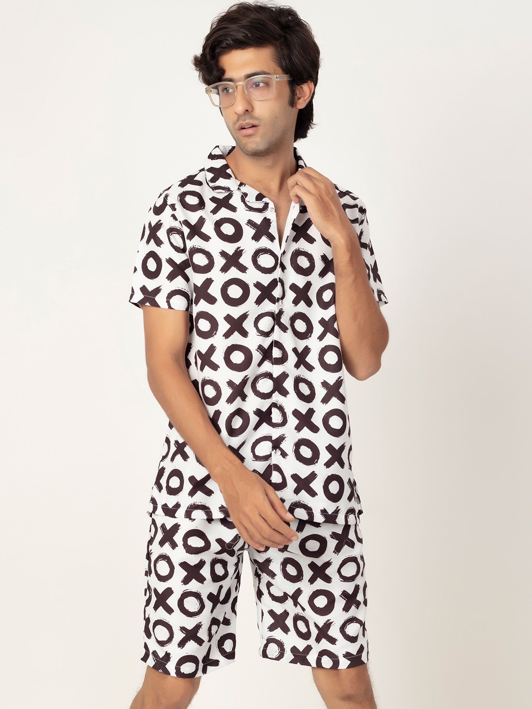 

Gavin Paris Printed Shirt & Shorts Co-Ords, White
