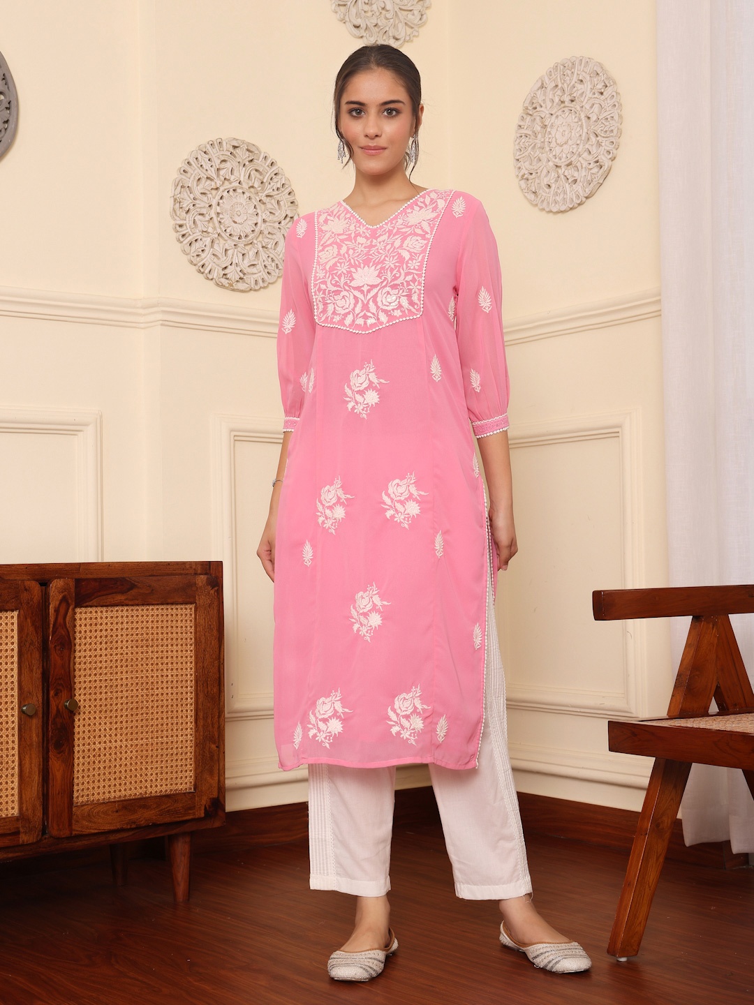 

SAVI Floral Embroidered Puff Sleeves Straight Kurta, Pink