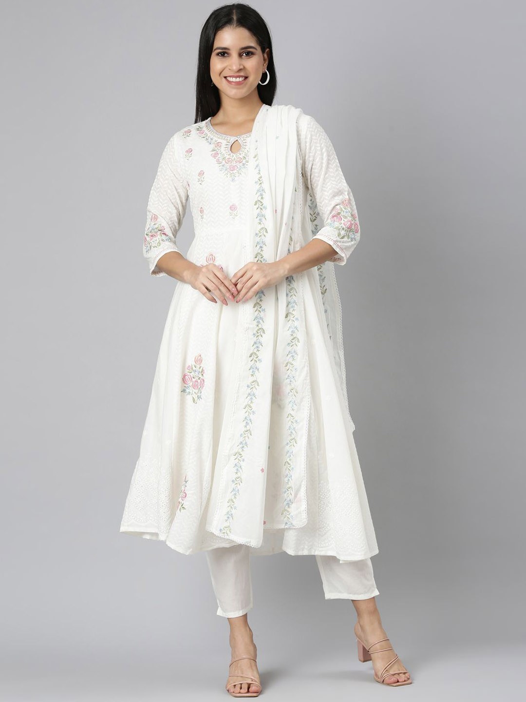 

Neerus Floral Embroidered Regular Jute Cotton Anarkali Kurta With Trousers & Dupatta, Off white