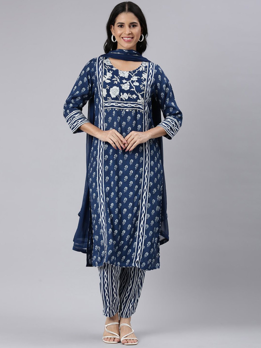 

Neerus Floral Printed Straight Kurta with Trousers & Dupatta, Blue