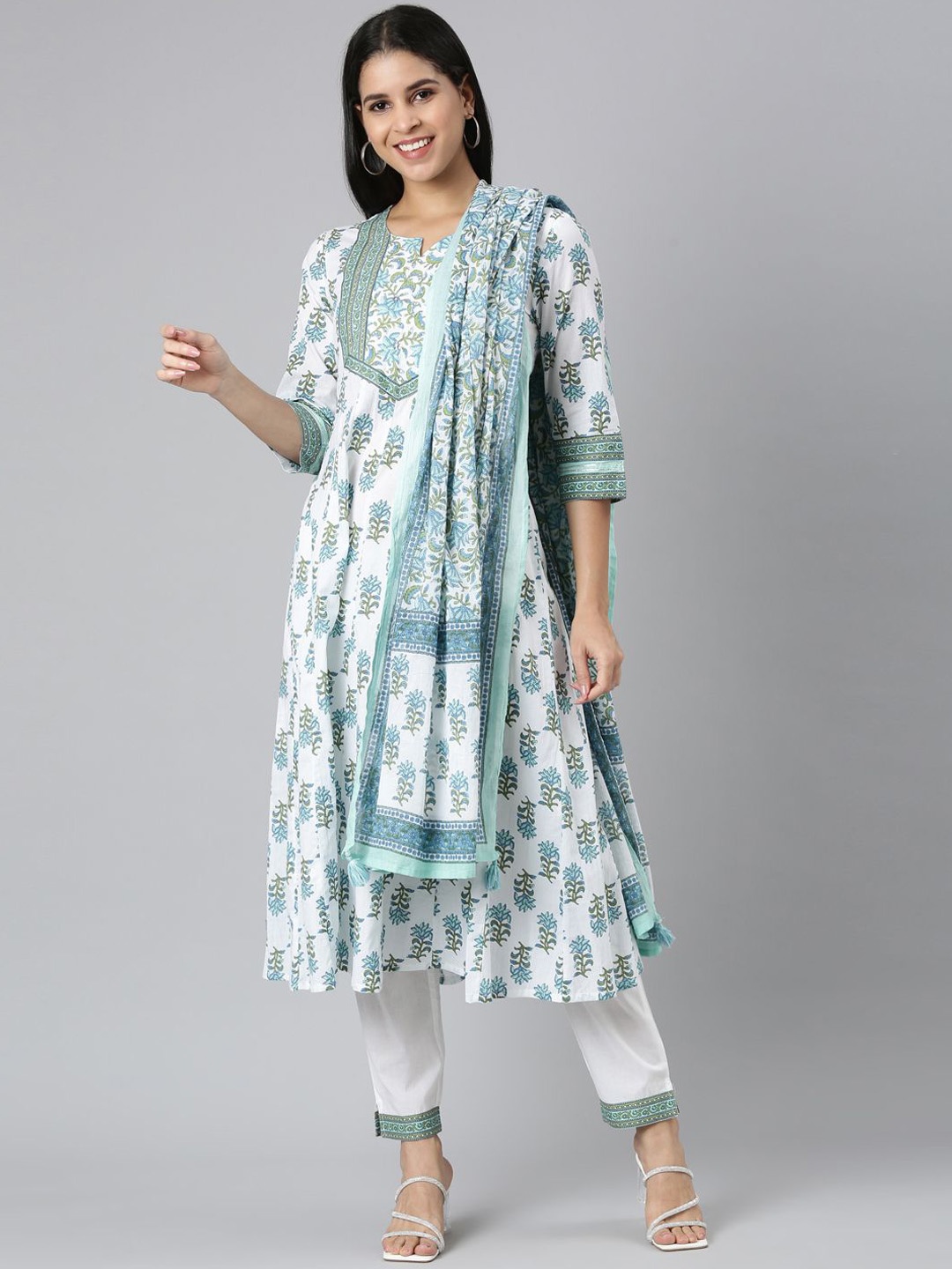 

Neerus Floral Printed Jute Cotton Anarkali Kurta with Trousers & Dupatta, Green